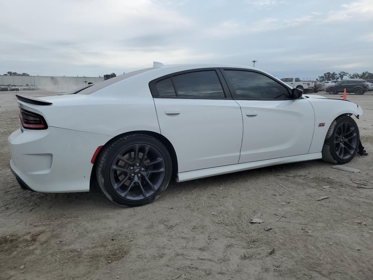 Obraz 3 z 2023 DODGE CHARGER SCAT PACK 2023 z VIN 2C3CDXGJ8PH592489