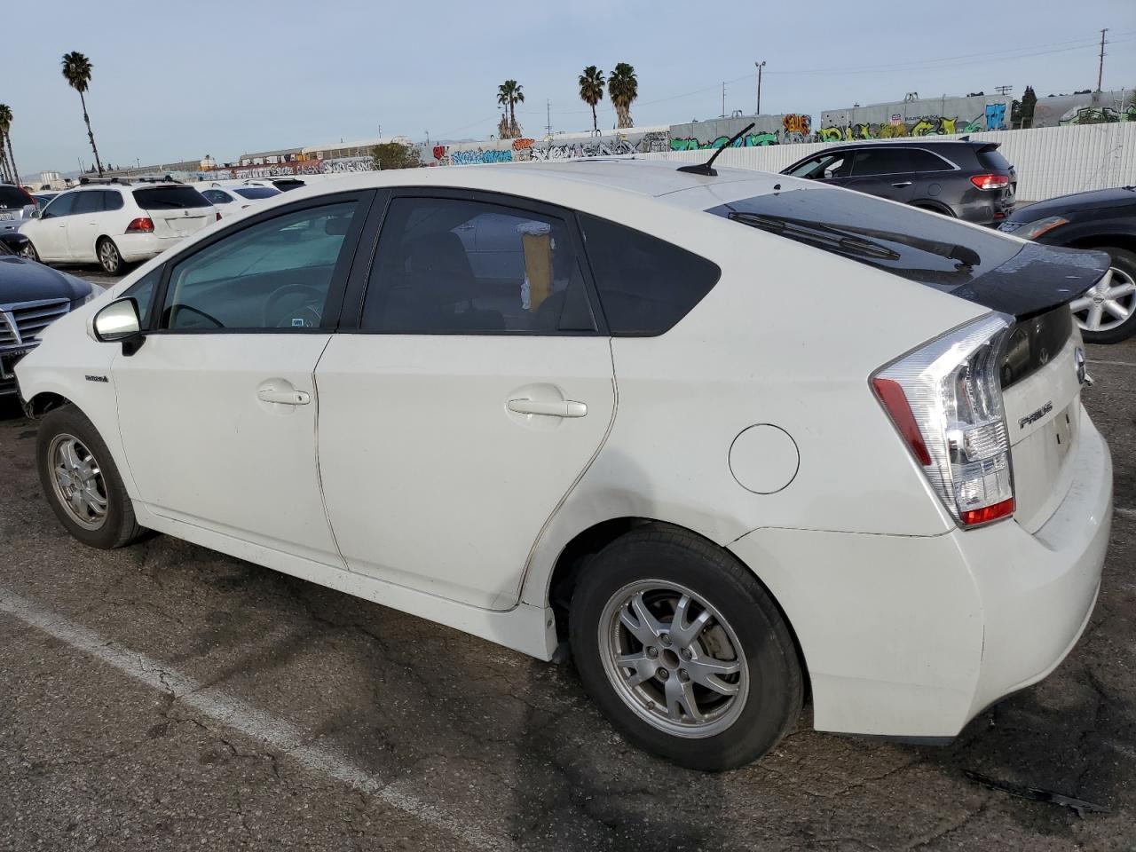Изображение 2 2011 TOYOTA PRIUS  2011 с VIN JTDKN3DU1B0300853