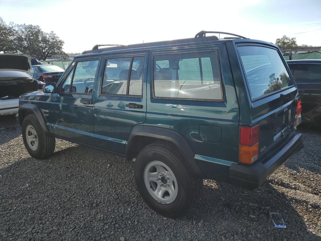 Image 2 of 1996 JEEP CHEROKEE SPORT 1996 with VIN 1J4FT68SXTL310972