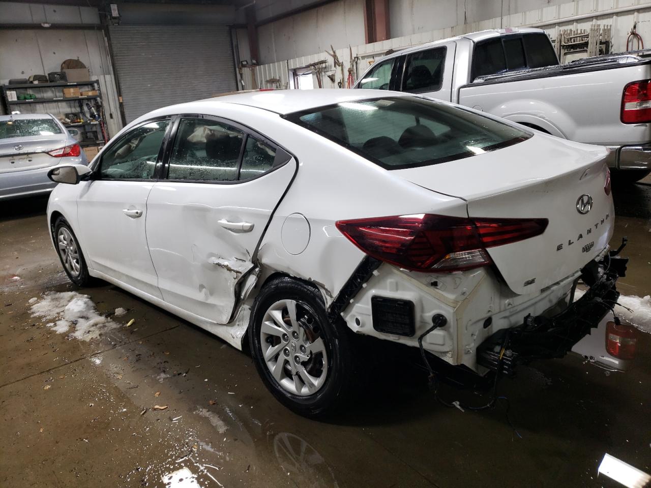 Image 2 of 2019 HYUNDAI ELANTRA SE 2019 with VIN 5NPD74LF0KH496427