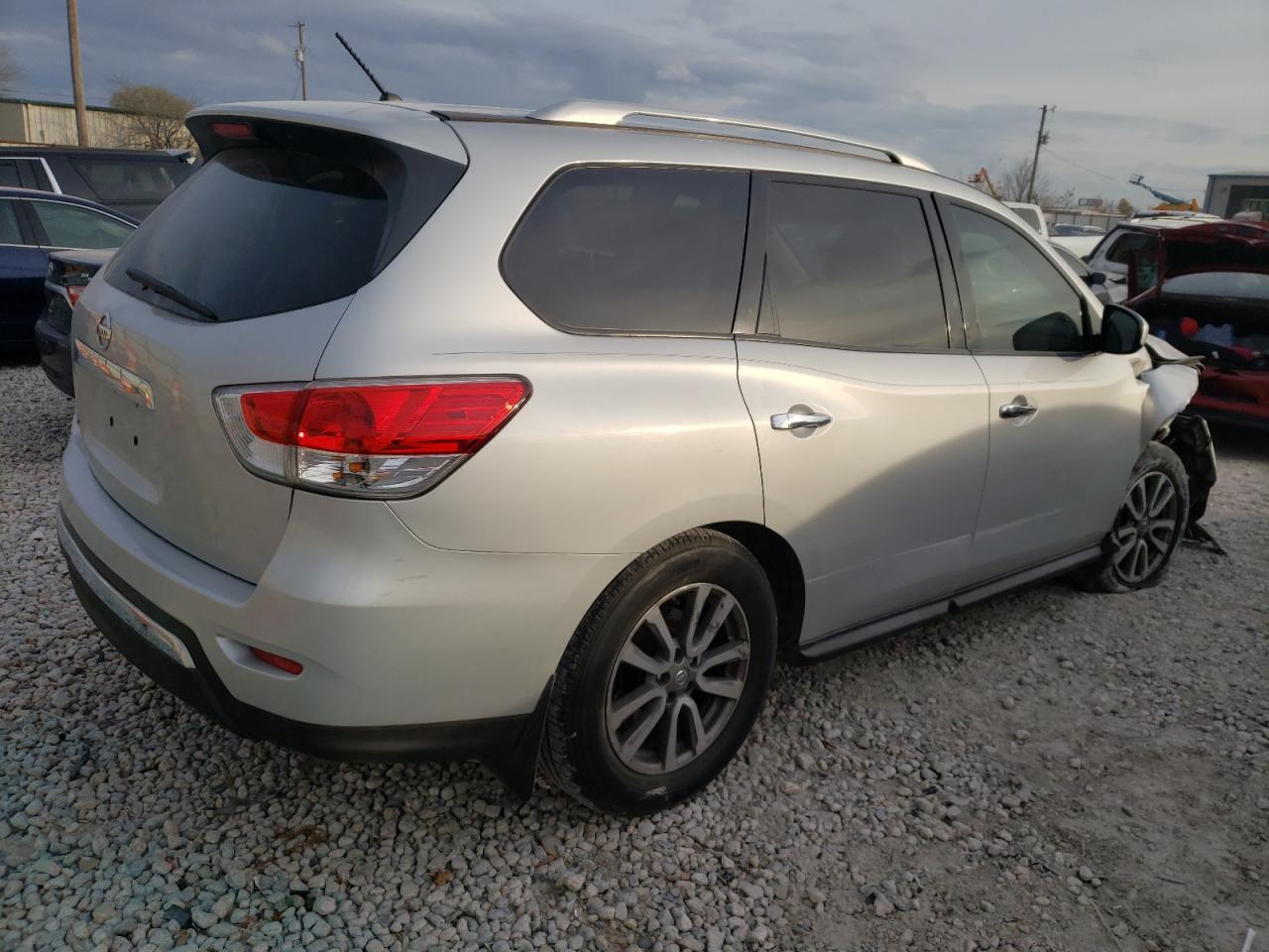 Image 3 of 2015 NISSAN PATHFINDER S 2015 with VIN 5N1AR2MN5FC690245