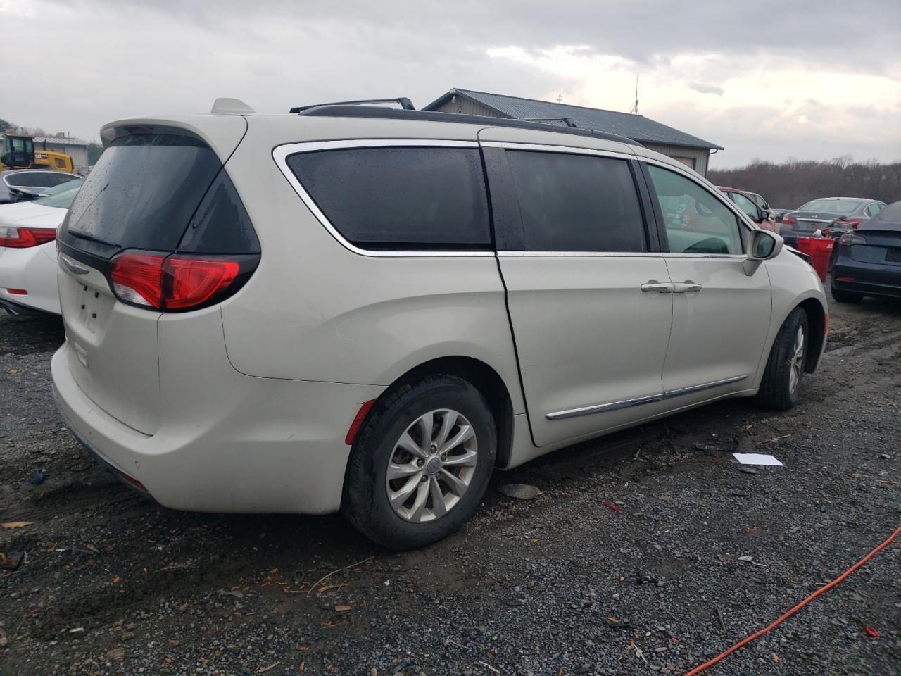 Obraz 3 z 2017 CHRYSLER PACIFICA TOURING L 2017 z VIN 2C4RC1BG7HR688241