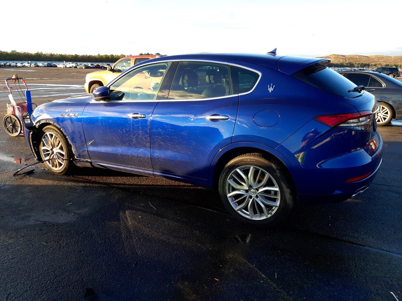Image 2 of 2022 MASERATI LEVANTE BASE 2022 with VIN ZN661XUA0NX388704