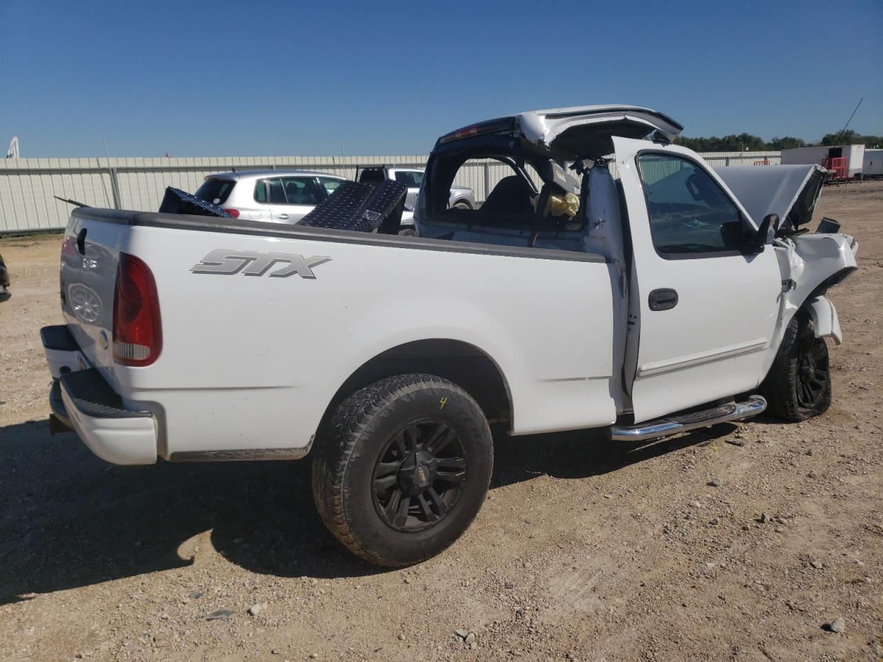 Image 3 of 2004 FORD F-150 HERITAGE CLASSIC 2004 with VIN 2FTRF17284CA40893