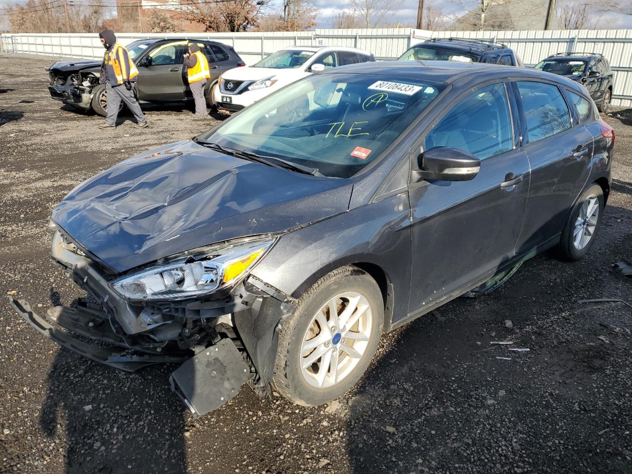 Image 1 of 2016 FORD FOCUS SE 2016 with VIN 1FADP3K25GL401068