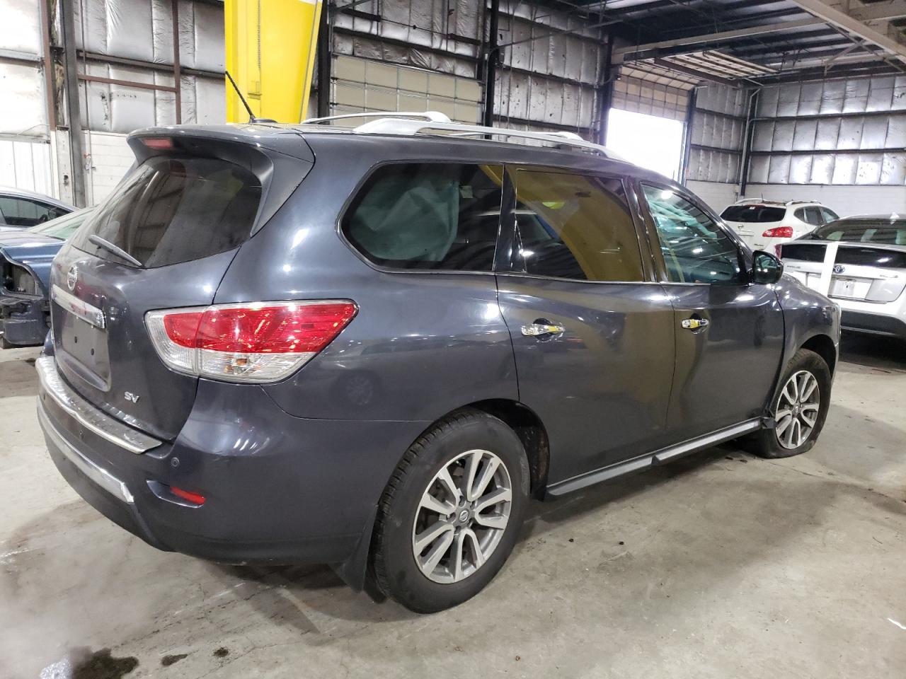 Image 3 of 2014 NISSAN PATHFINDER S 2014 with VIN 5N1AR2MN7EC630417