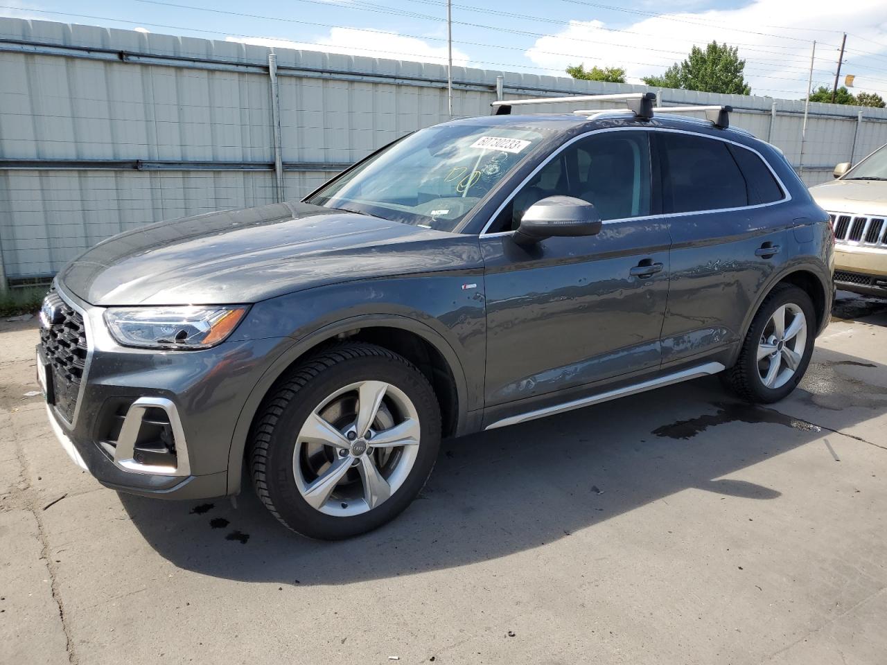 Image 1 of Audi Q5 E Premium Plus 2021 with VIN WA1E2AFY0M2063509