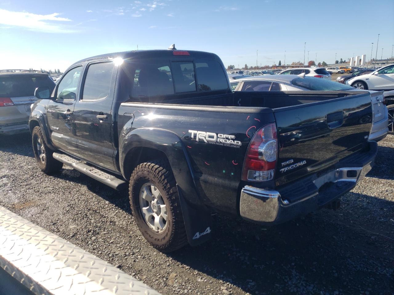 Image 2 of 2012 TOYOTA TACOMA DOUBLE CAB 2012 with VIN 3TMLU4EN9CM092675