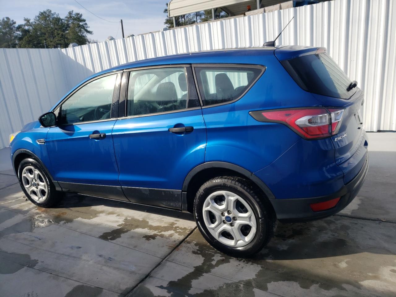 Изображение 2 2017 FORD ESCAPE S 2017 с VIN 1FMCU0F78HUA62509