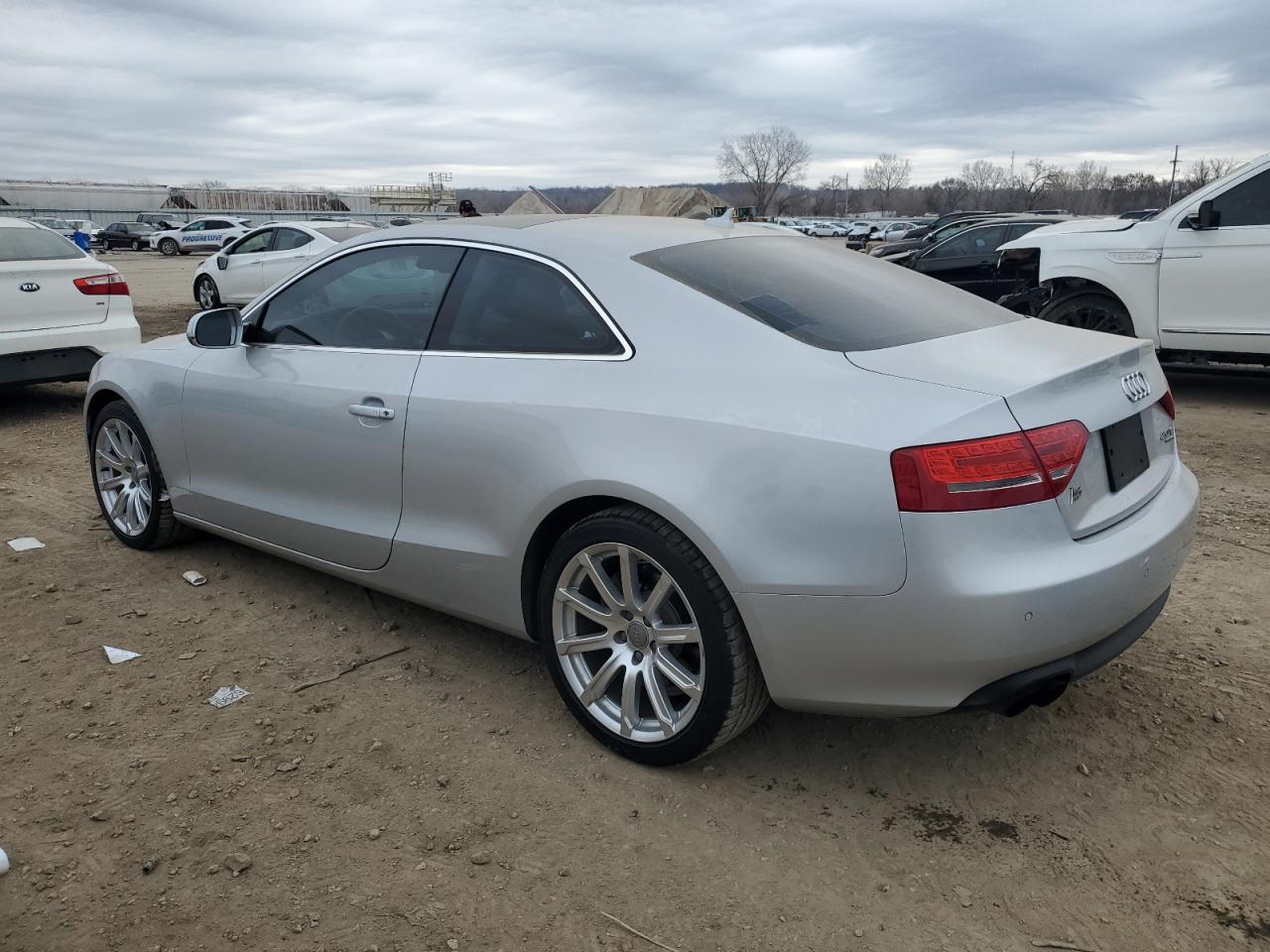 Image 2 of 2011 AUDI A5 PREMIUM PLUS 2011 with VIN WAULFAFR1BA071788