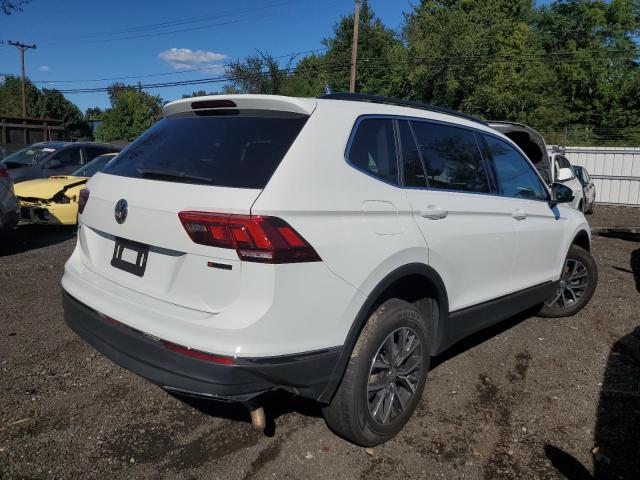 Image 3 of 2020 VOLKSWAGEN TIGUAN SE 2020 with VIN 3VV2B7AX5LM026359