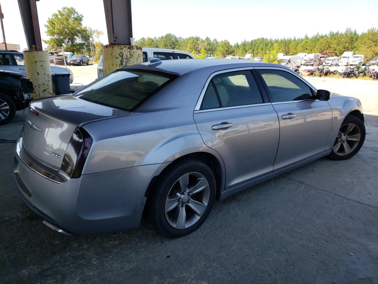 Изображение 3 2015 CHRYSLER 300 LIMITED 2015 с VIN 2C3CCAAG1FH920749