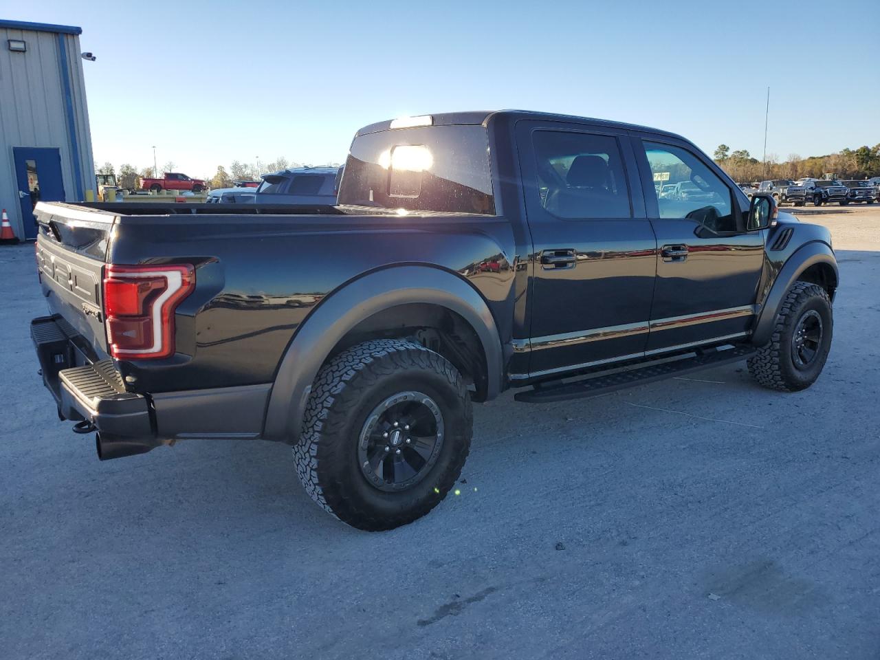 Image 3 of 2017 FORD F150 RAPTOR 2017 with VIN 1FTFW1RG0HFC34789