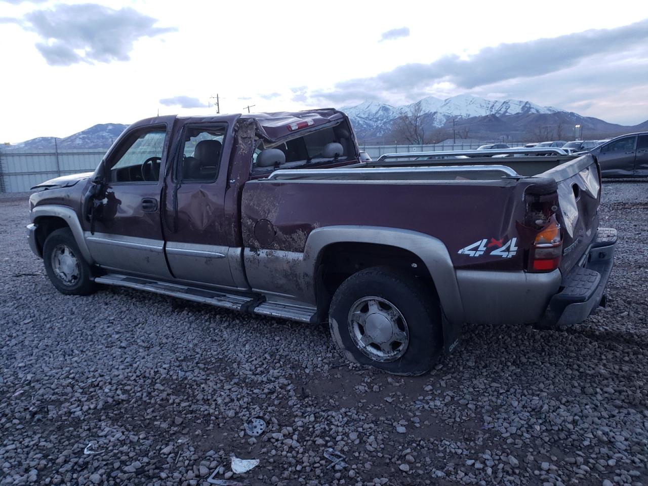 Image 2 of 2003 GMC NEW SIERRA K1500 2003 with VIN 2GTEK19V931214627