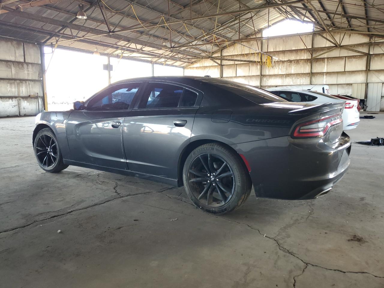 Изображение 2 2018 DODGE CHARGER SXT 2018 с VIN 2C3CDXBG1JH247761