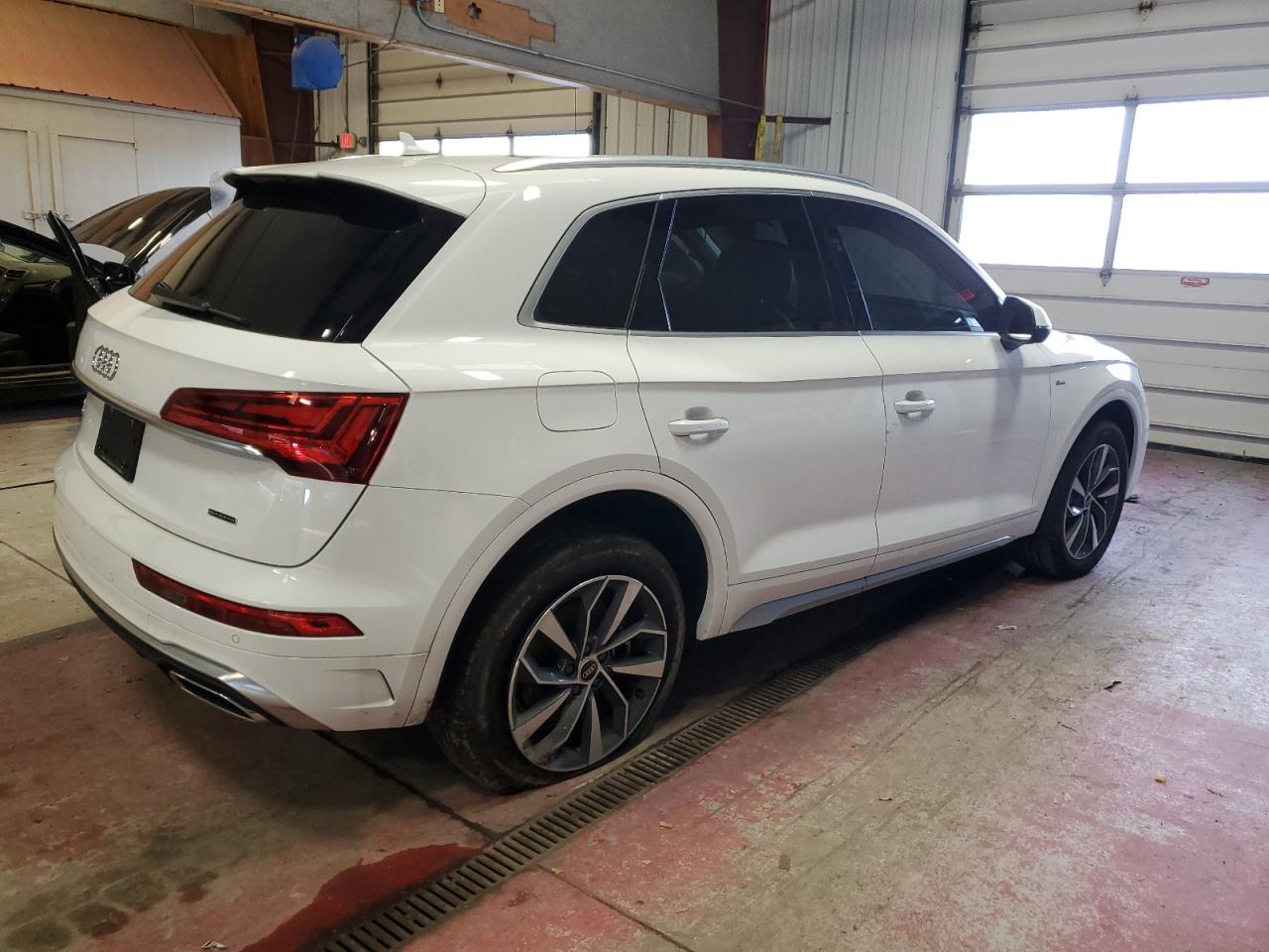 Obraz 3 z 2022 AUDI Q5 PREMIUM PLUS 45 2022 z VIN WA1EAAFY2N2074547