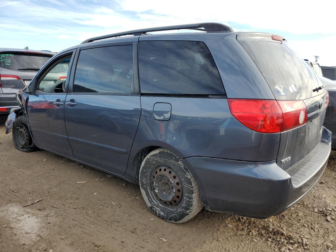 Изображение 2 2007 TOYOTA SIENNA CE 2007 с VIN 5TDZK23CX7S069630