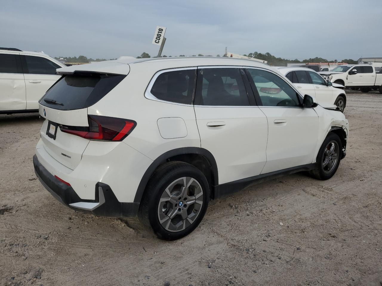 Изображение 3 Bmw X1 Xdrive28I 2023 с VIN WBX73EF00P5W46861