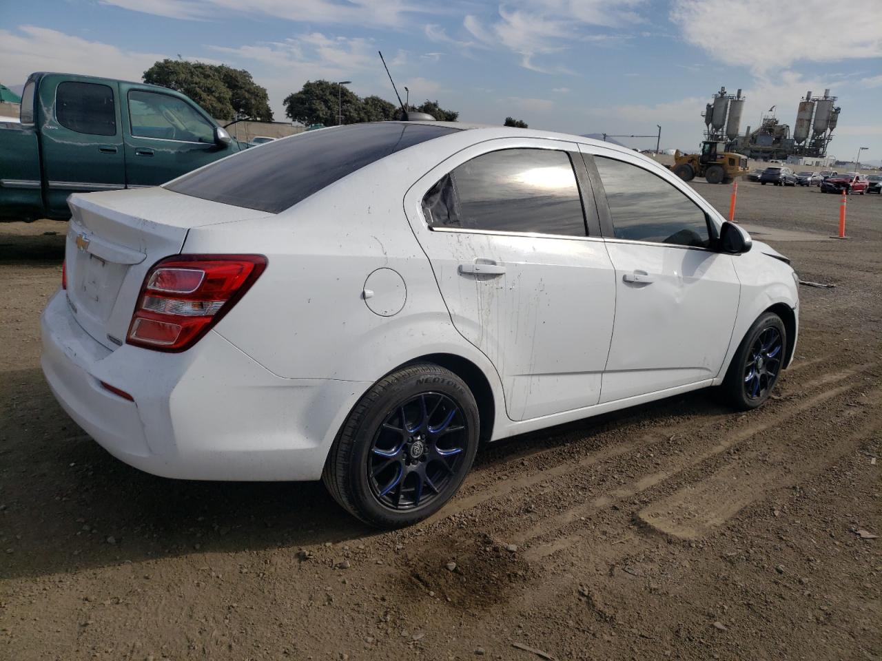 Obraz 3 z 2017 CHEVROLET SONIC PREMIER 2017 z VIN 1G1JF5SBXH4118374