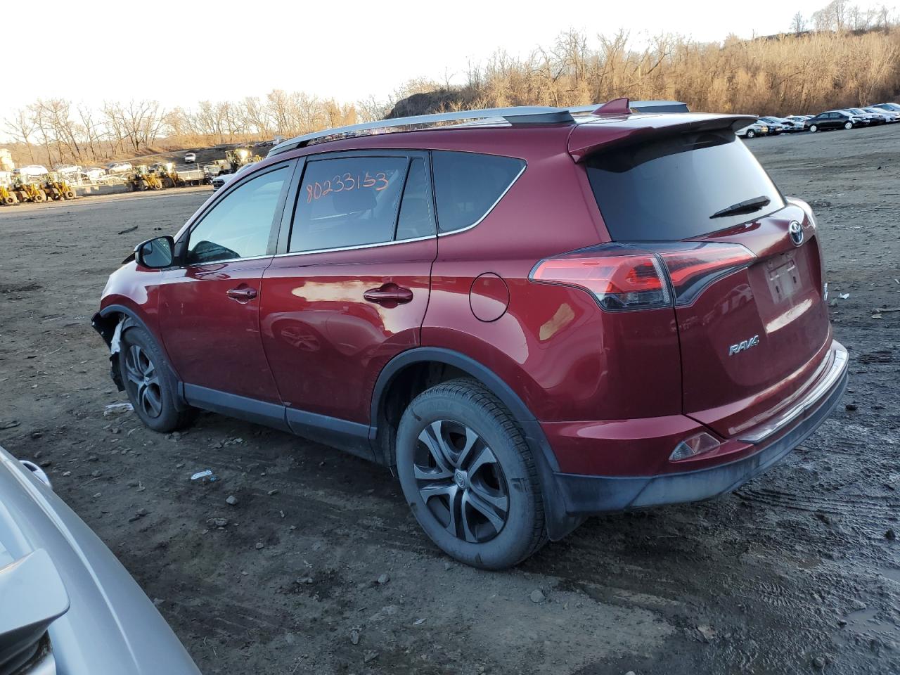 Obraz 2 z 2018 TOYOTA RAV4 LE 2018 z VIN 2T3BFREV2JW841427