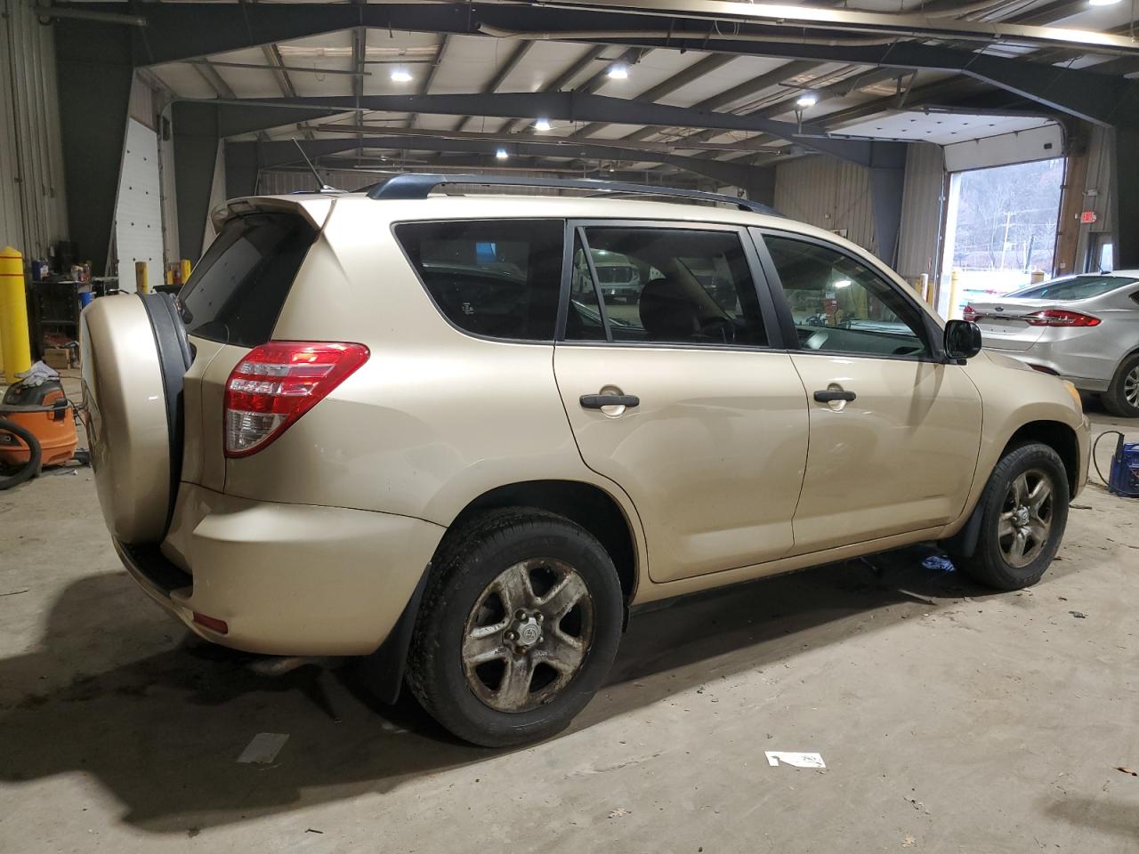 Image 3 of 2009 TOYOTA RAV4  2009 with VIN JTMZF35V895011906