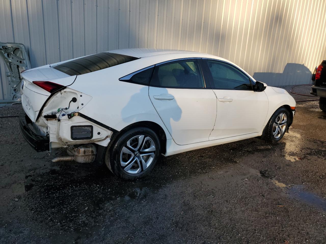 Изображение 3 2018 HONDA CIVIC LX 2018 с VIN 2HGFC2F55JH566542