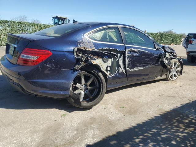 Obraz 3 z 2012 MERCEDES-BENZ C 250 2012 z VIN WDDGJ4HB3CF821383