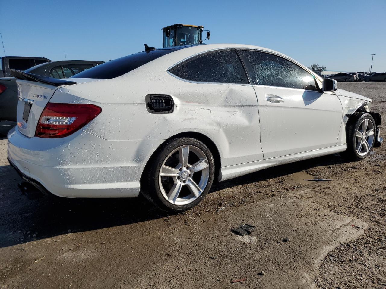 Obraz 3 z 2013 MERCEDES-BENZ C 250 2013 z VIN WDDGJ4HB6DG070436