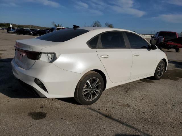 Изображение 3 2023 KIA FORTE LX 2023 с VIN 3KPF24AD8PE632260