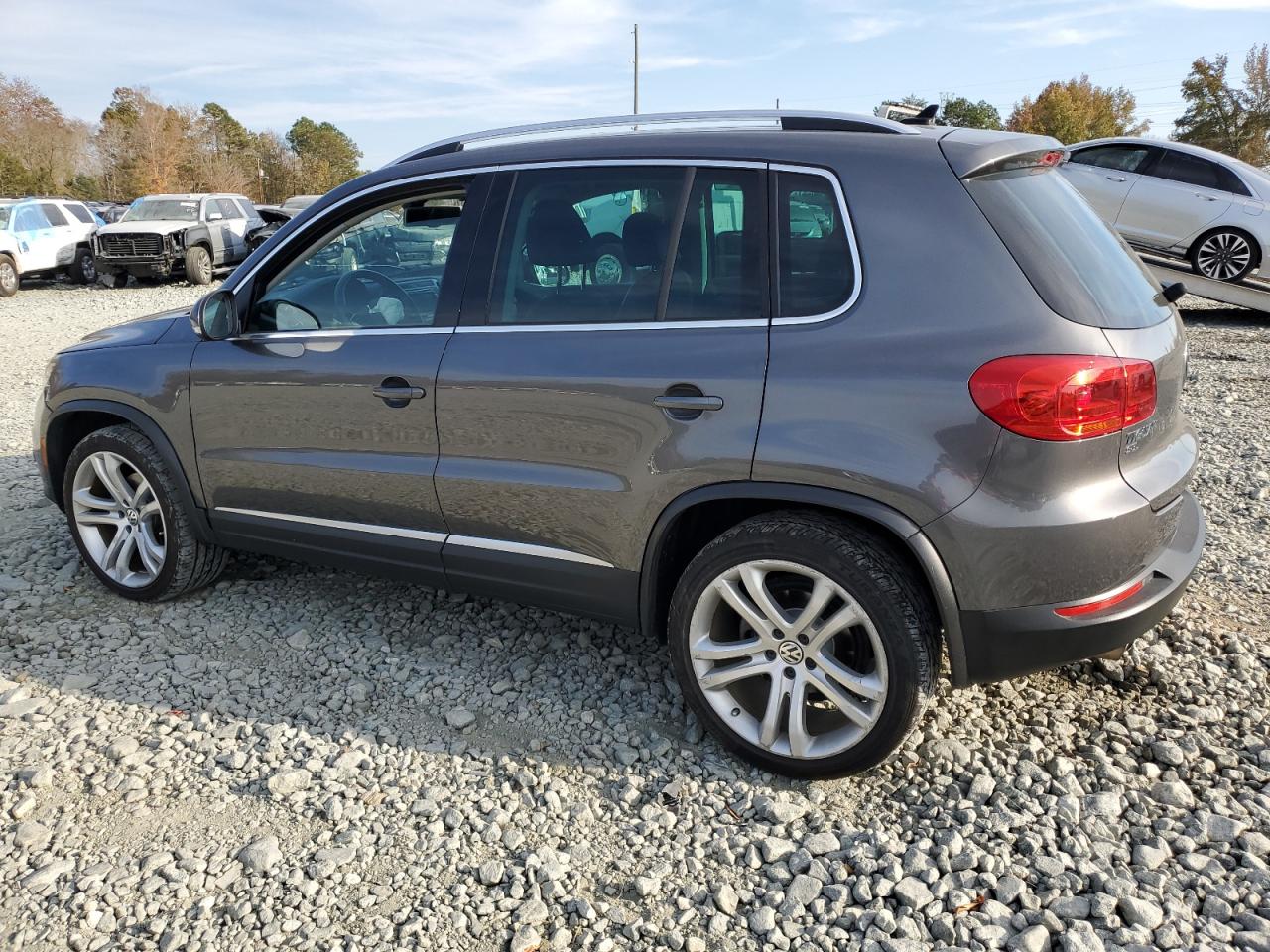 Изображение 2 2016 VOLKSWAGEN TIGUAN S 2016 с VIN WVGBV7AX1GW564872