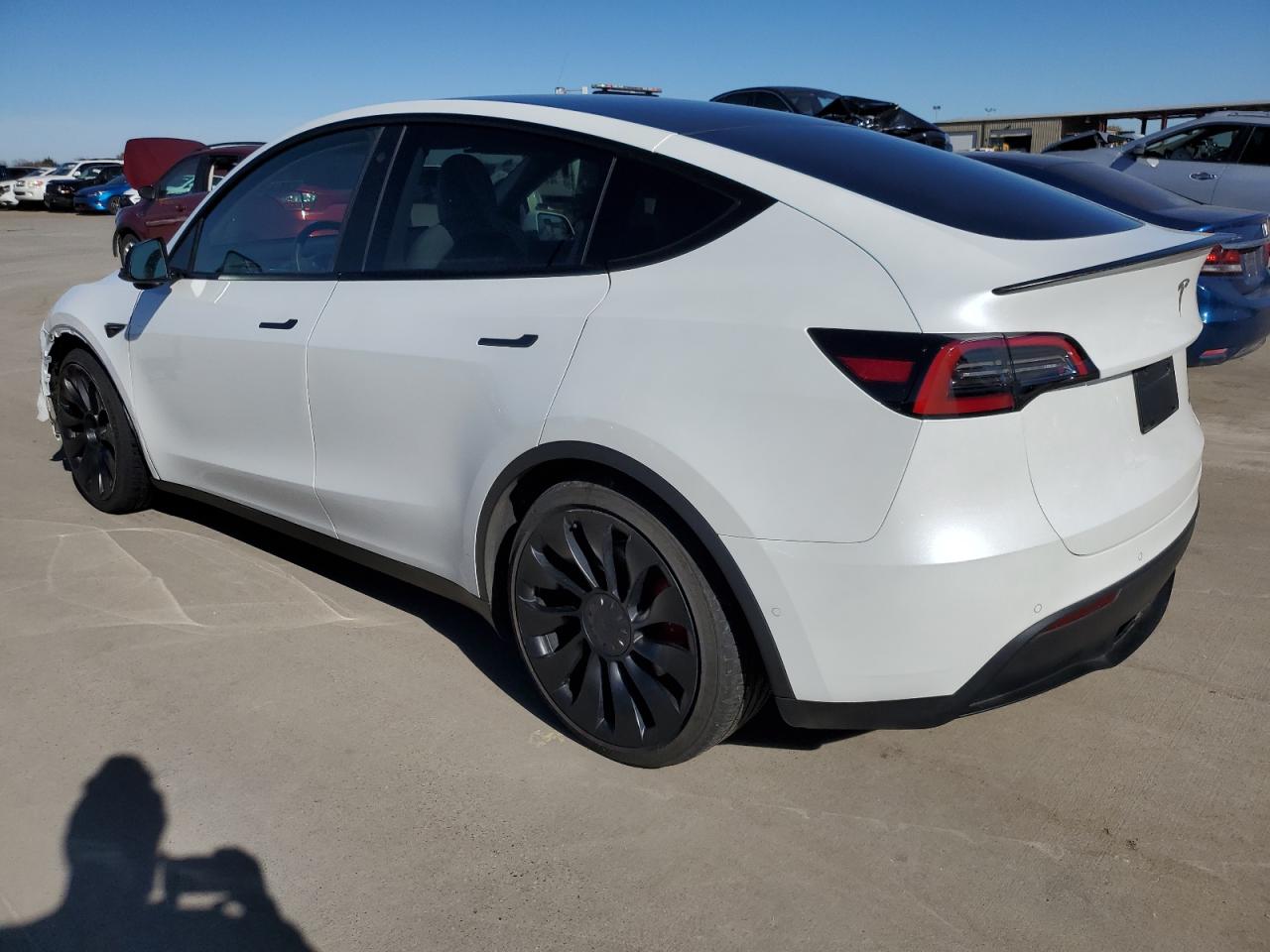 Obraz 2 z 2022 TESLA MODEL Y  2022 z VIN 7SAYGDEF2NF405758