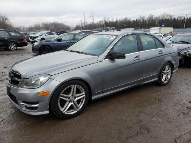 Obraz 1 z 2013 MERCEDES-BENZ C 250 2013 z VIN WDDGF4HBXDR275201
