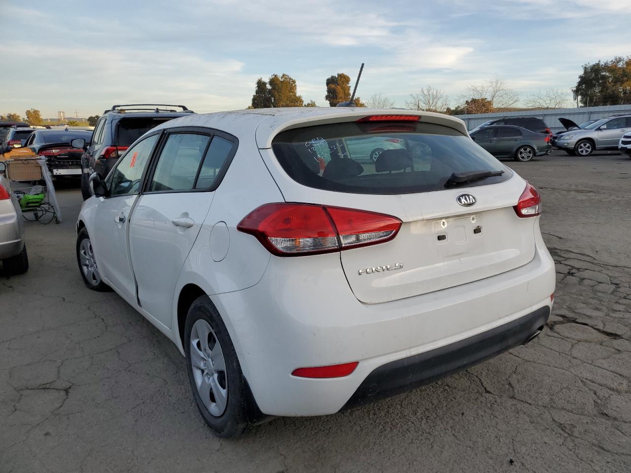 Image 2 of 2018 KIA FORTE LX 2018 with VIN KNAFK5A80J5773784
