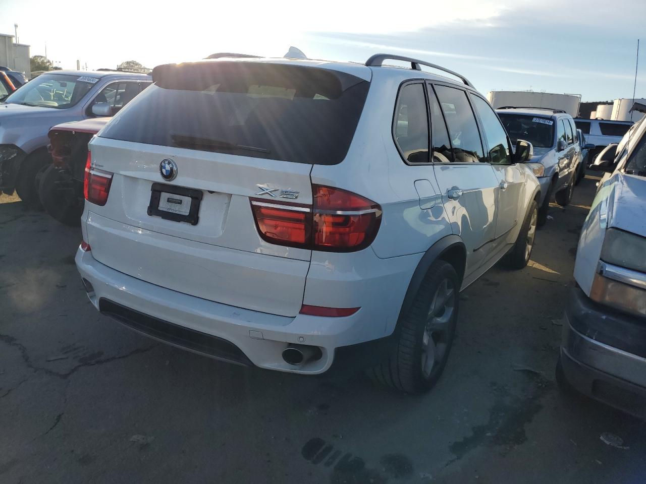 Image 3 of 2013 BMW X5 XDRIVE35D 2013 with VIN 5UXZW0C59D0B95049
