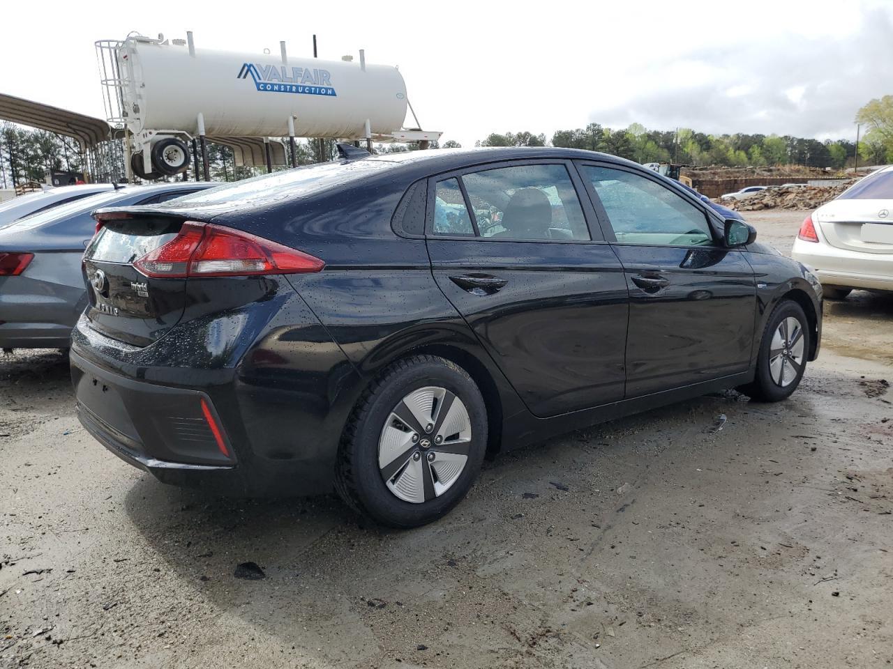 Image 3 of Hyundai Ioniq Blue 2019 with VIN KMHC65LC5KU171090