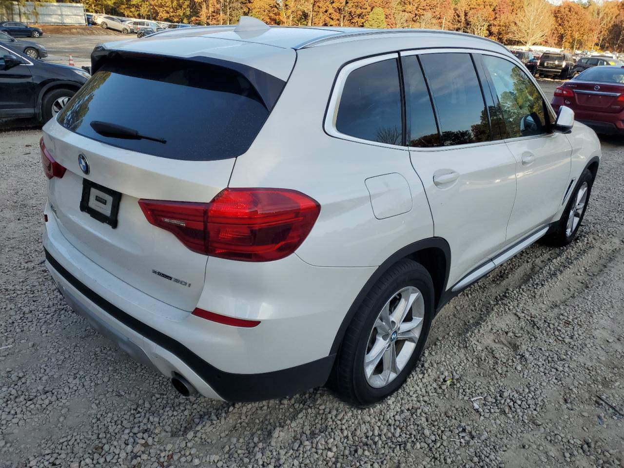 Obraz 3 z 2019 BMW X3 SDRIVE30I 2019 z VIN 5UXTR7C57KLF35588