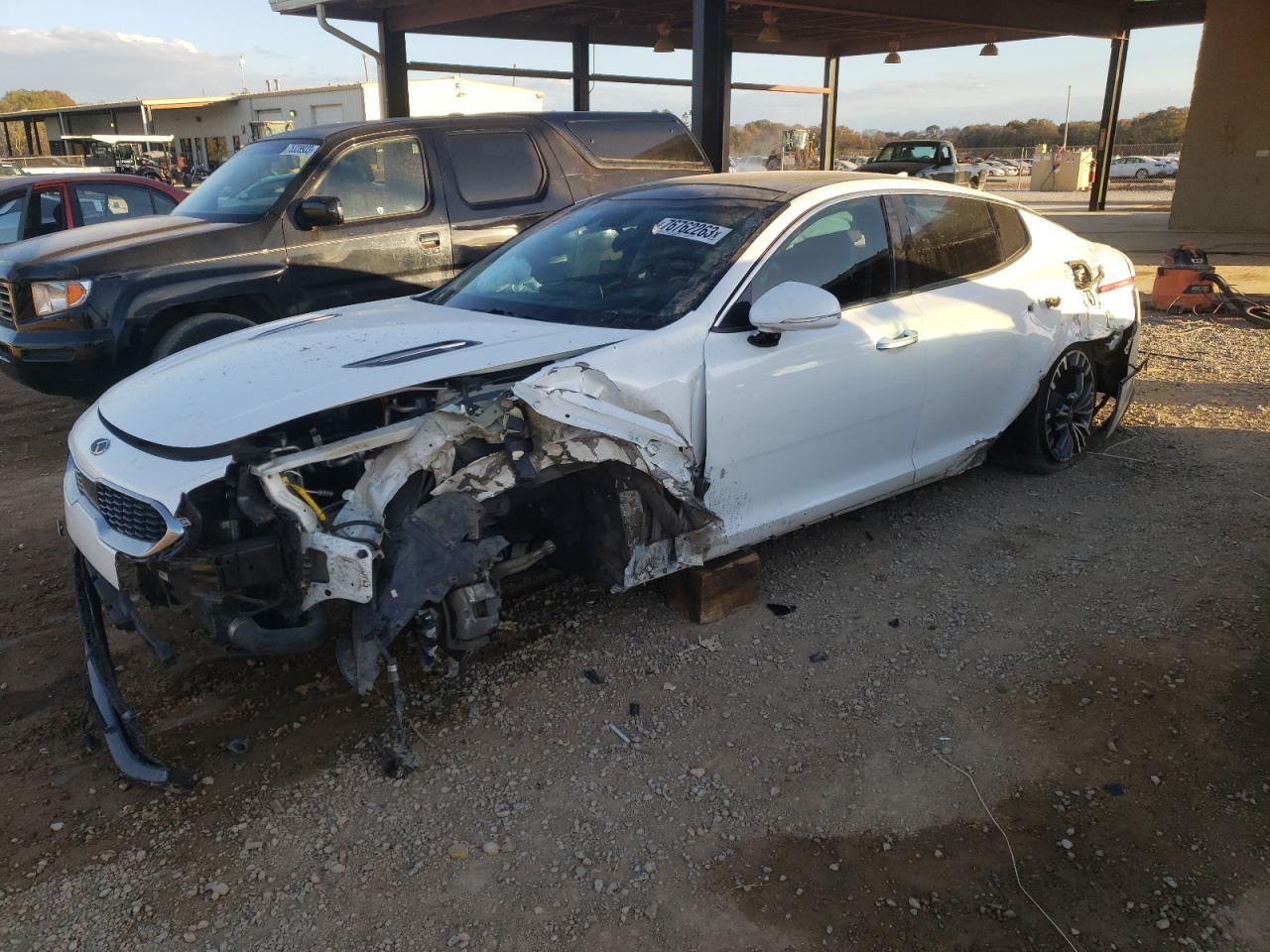 Image 1 of 2018 KIA STINGER PREMIUM 2018 with VIN KNAE25LA2J6014320