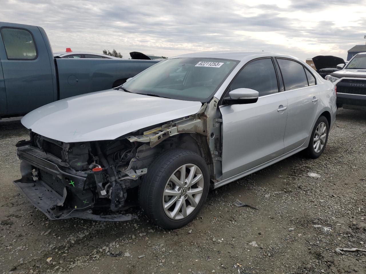 Image 1 of 2014 VOLKSWAGEN JETTA SE 2014 with VIN 3VWD17AJ1EM238617