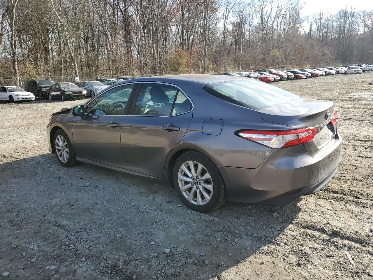 Obraz 2 z 2018 TOYOTA CAMRY L 2018 z VIN 4T1B11HK1JU146088