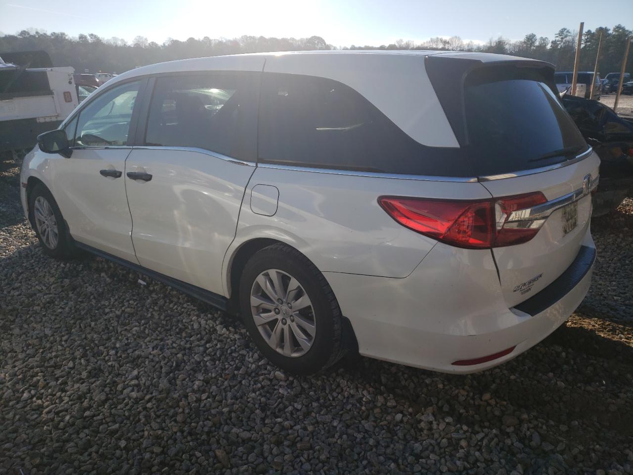 Изображение 2 2018 HONDA ODYSSEY LX 2018 с VIN 5FNRL6H24JB089114