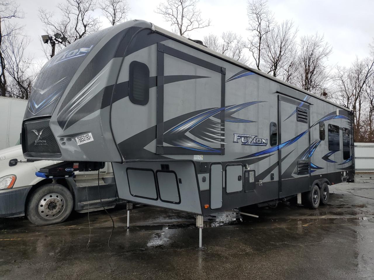 Obraz 2 z 2018 KEYSTONE FUZION 2018 z VIN 4YDF37120JF810377