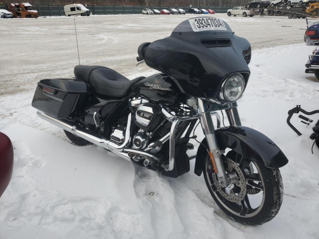 Image 1 of 2017 HARLEY-DAVIDSON FLHX STREET GLIDE 2017 with VIN 1HD1KBC10HB672797