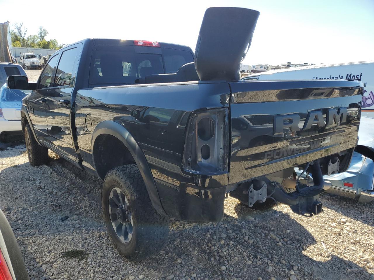 Image 2 of 2018 RAM 2500 POWERWAGON 2018 with VIN 3C6TR5EJ8JG357030
