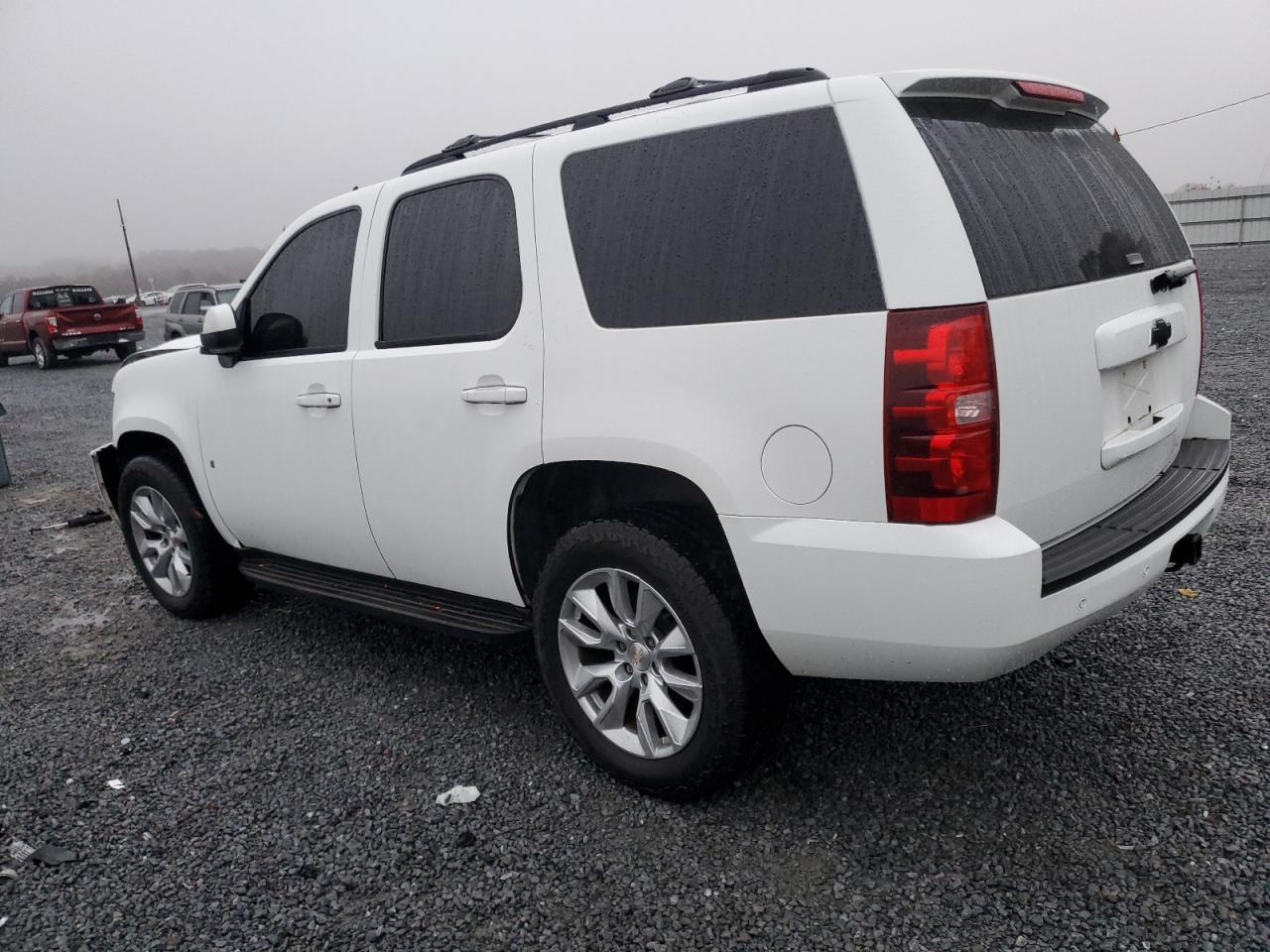 Image 2 of 2007 CHEVROLET TAHOE C1500 2007 with VIN 1GNFC130X7R114037