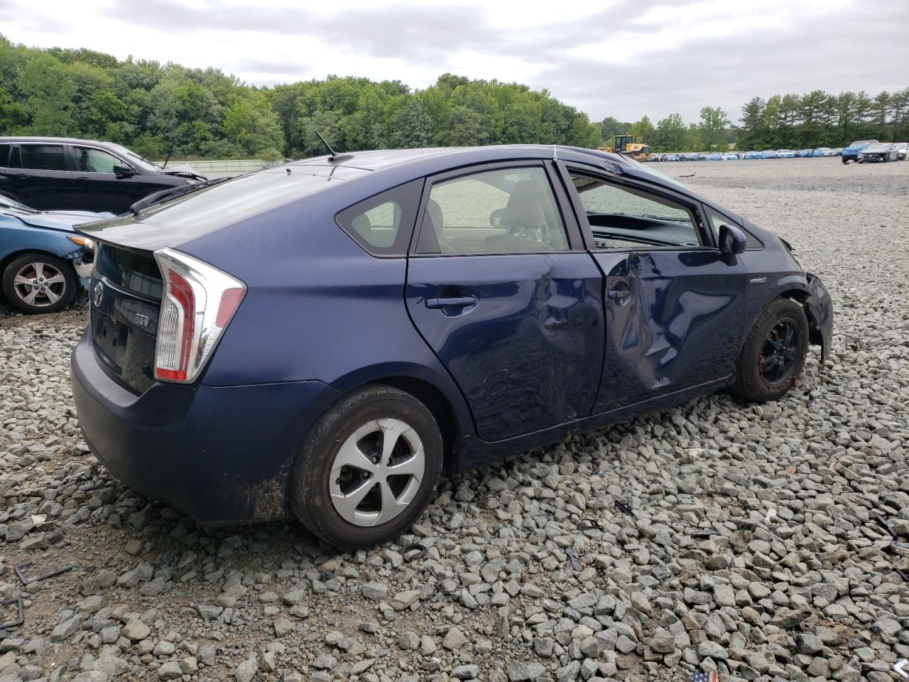 Image 3 of 2015 TOYOTA PRIUS  2015 with VIN JTDKN3DU8F0477633
