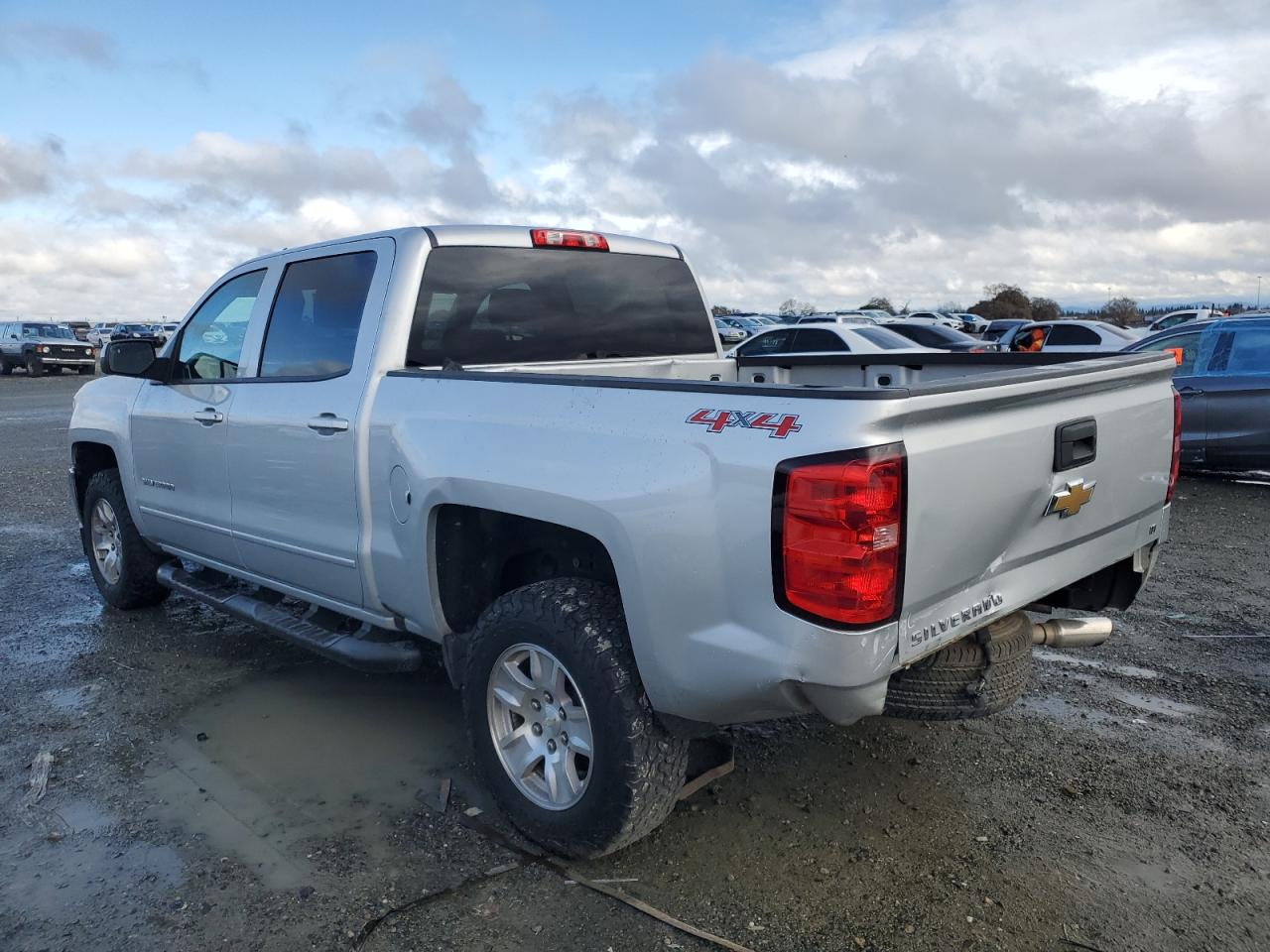 Image 2 of 2016 CHEVROLET SILVERADO K1500 LT 2016 with VIN 3GCUKRECXGG258857