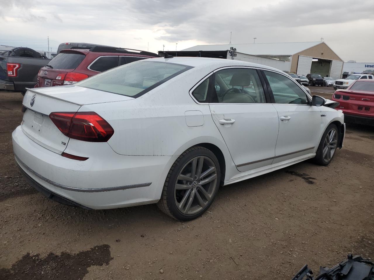 Obraz 3 z 2017 VOLKSWAGEN PASSAT R-LINE 2017 z VIN 1VWDT7A33HC021121