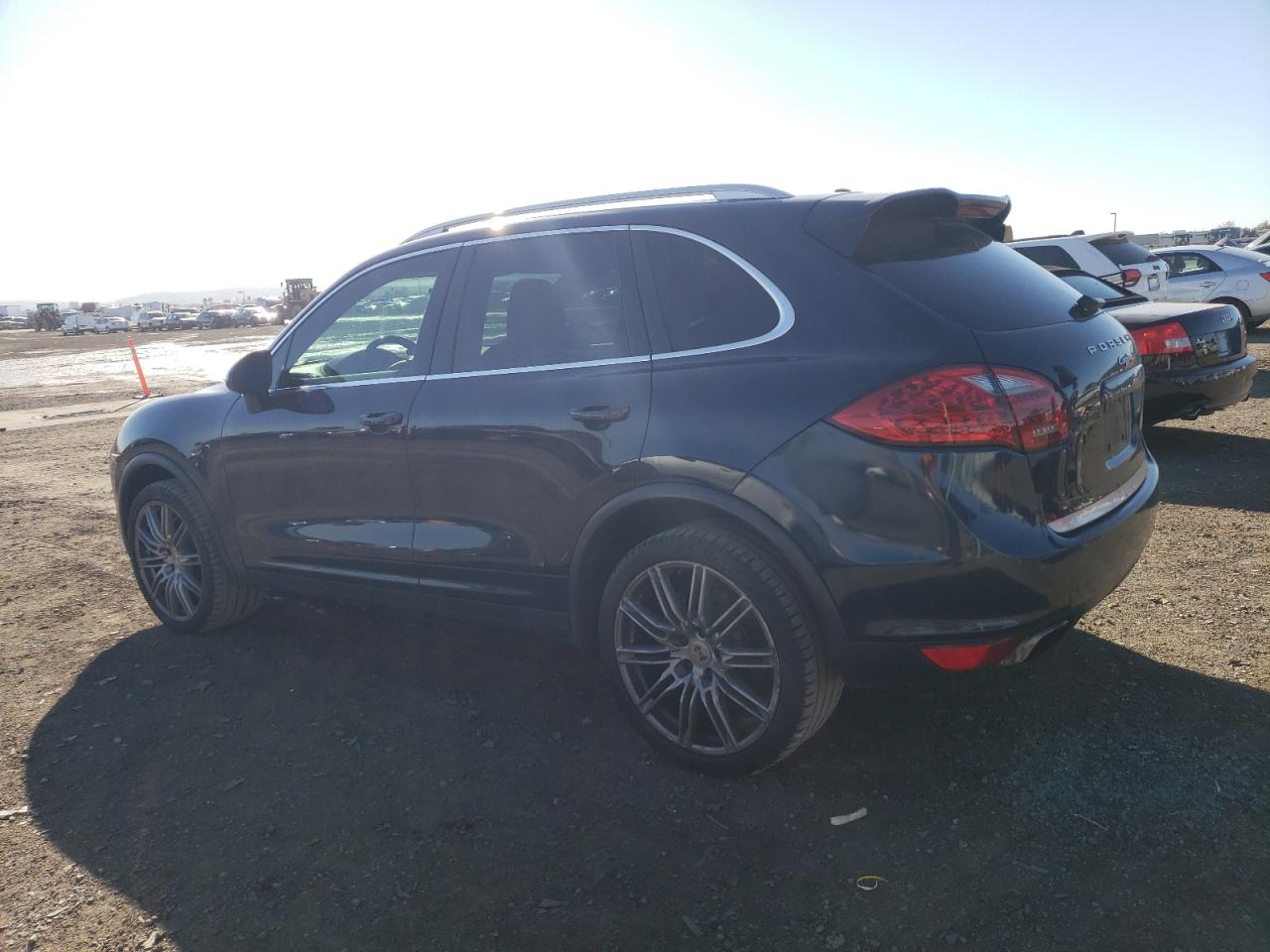 Image 2 of Porsche Cayenne 2012 with VIN WP1AA2A29CLA07995
