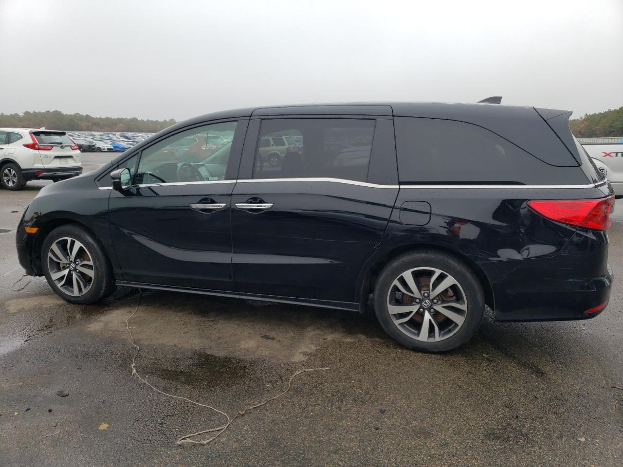 Obraz 2 z 2021 HONDA ODYSSEY TOURING 2021 z VIN 5FNRL6H83MB031360