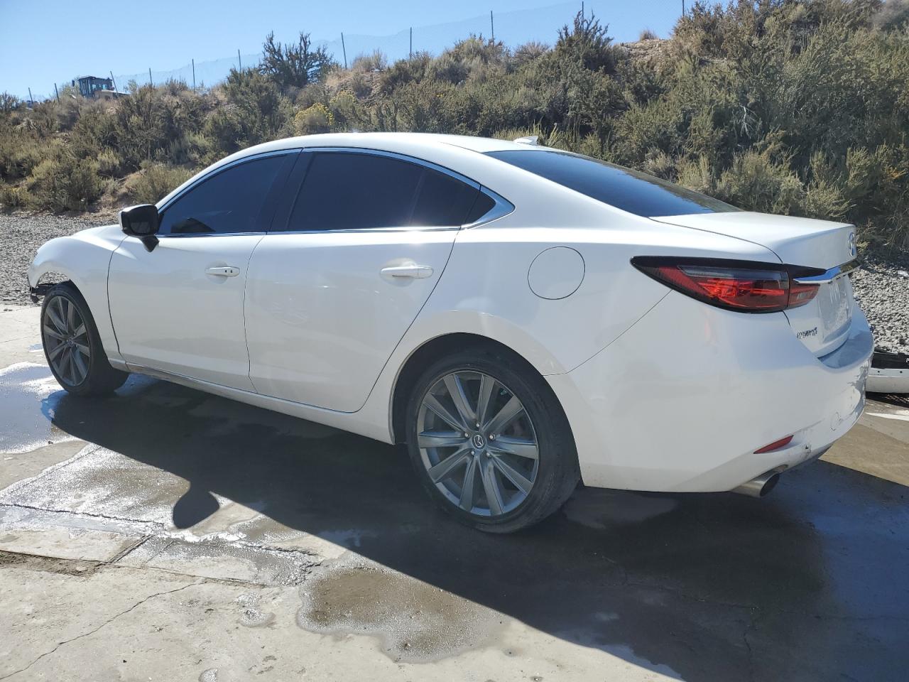 Image 2 of 2020 MAZDA 6 GRAND TOURING 2020 with VIN JM1GL1TY3L1522729